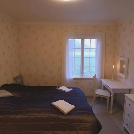 Prestegarden Bed & Breakfast *
